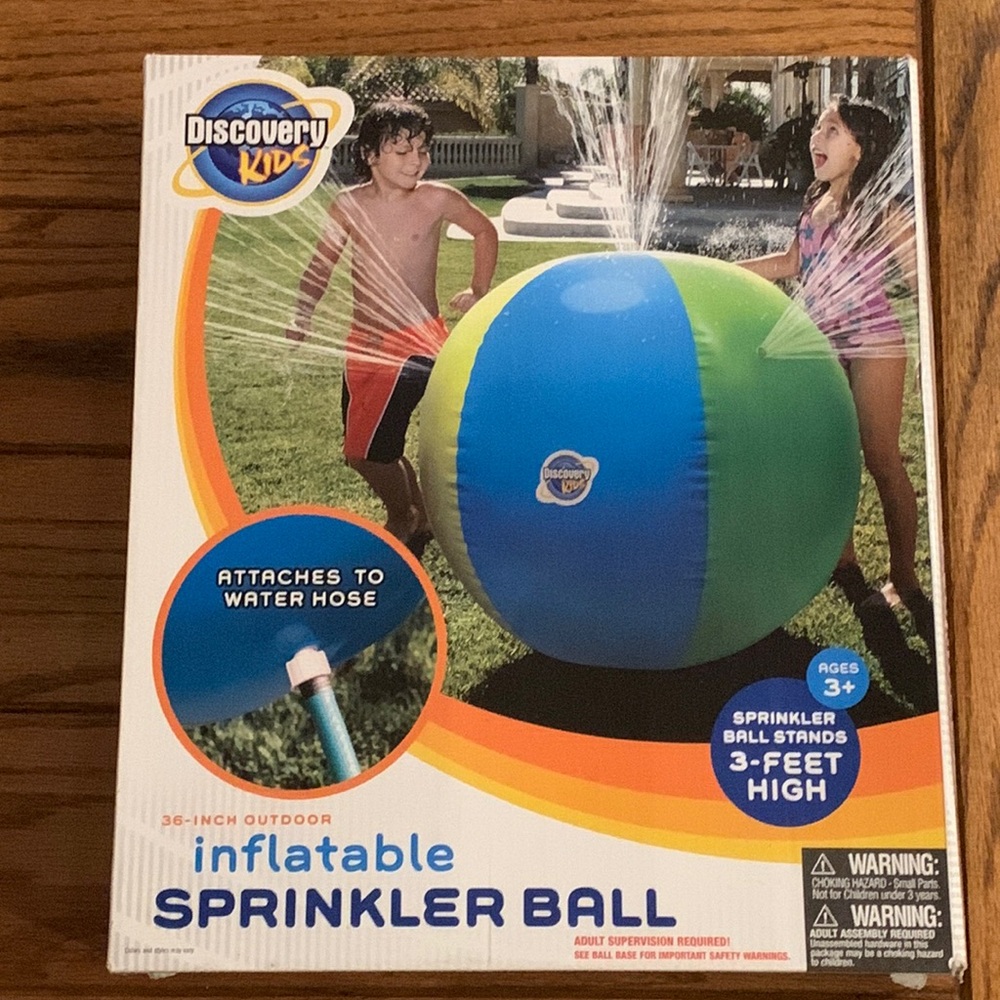 Discovery Kids Inflatable Sprinkler Ball 36”
